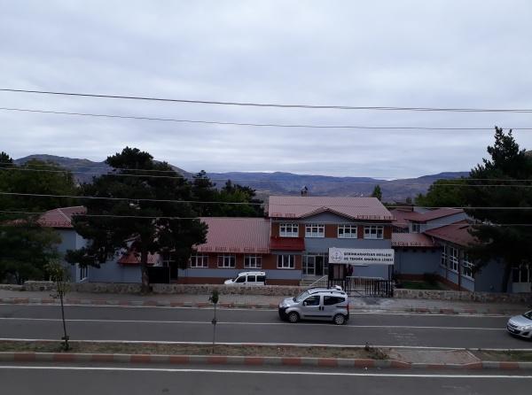 Şebinkarahisar Şehit Ufuk Aktağ Mesleki ve Teknik Anadolu Lisesi Fotoğrafı